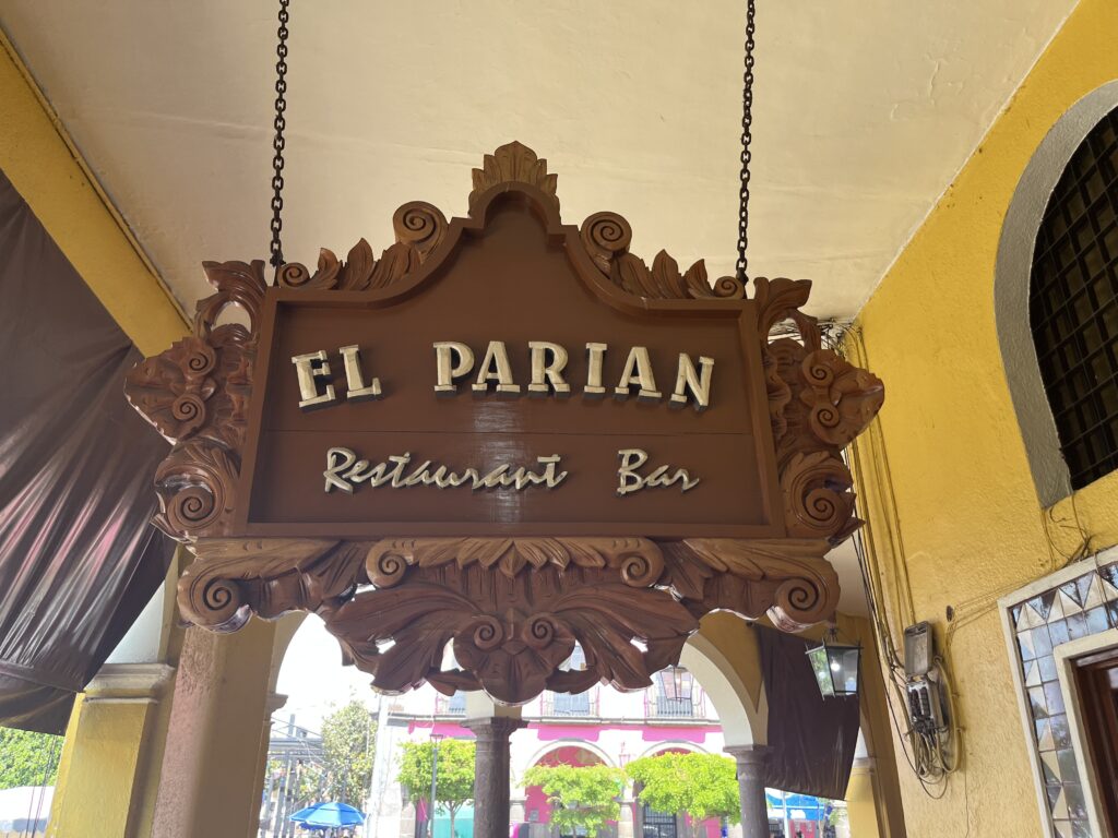 El Parián de Tlaquepaque: Schild im Aussenbereich