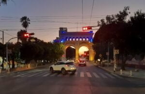 Los Arcos de Guadalajara am Abend