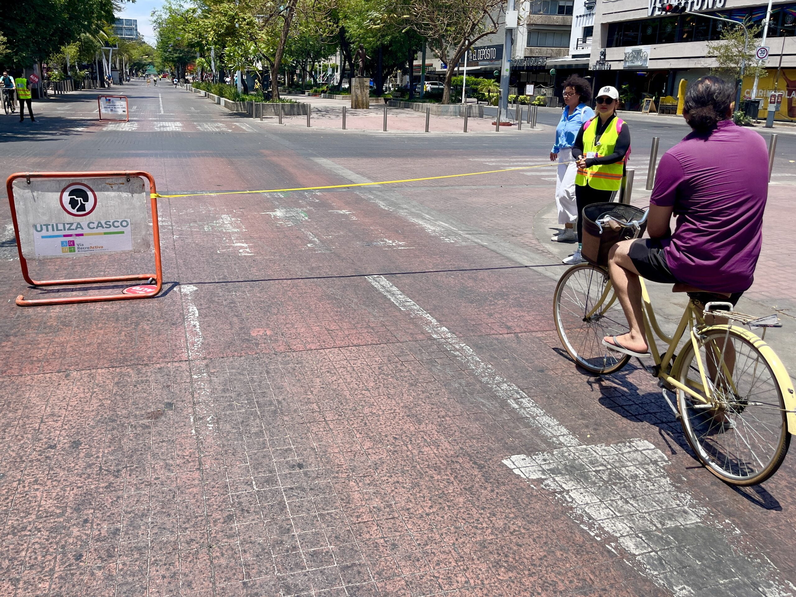 Impression Guadalajara: Strasse gehört Velofahrern