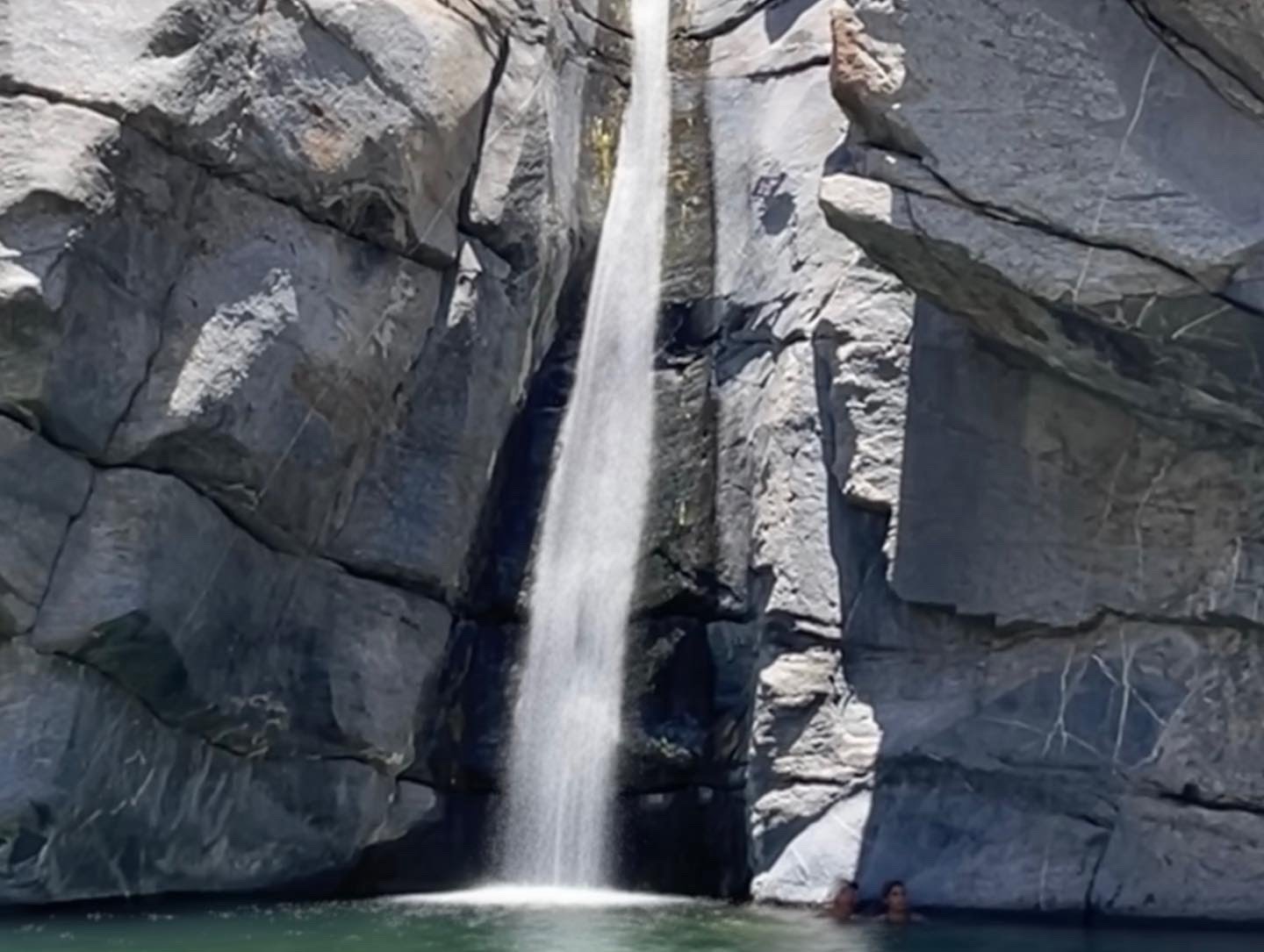 Cascada Sol del Mayo (Santiago)
